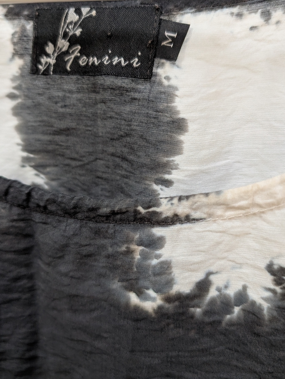Fenini Abstract Patterned Top - Picture 2 of 9